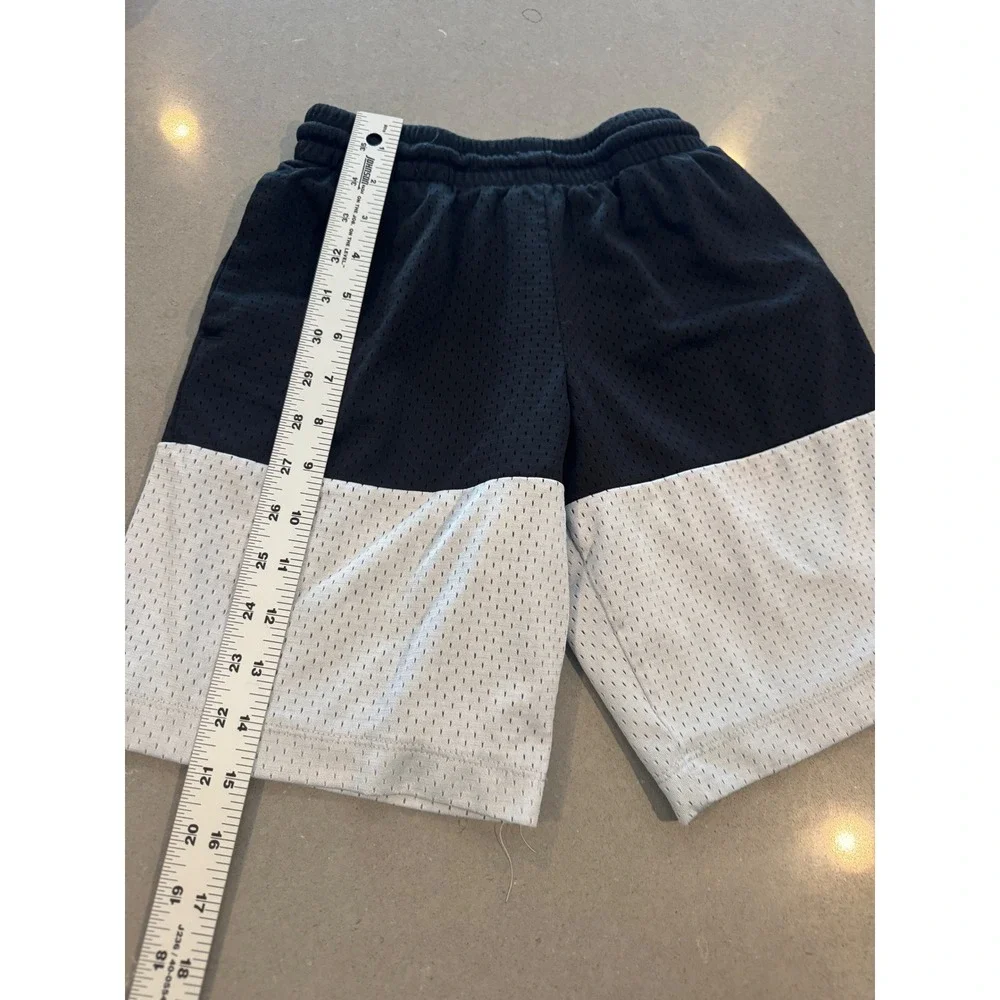 Jordan Kids Shorts Black‎ White Mesh Athletic Basketball Logo Size S 128-140CM